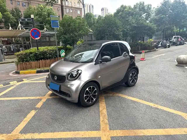  smart smart fortwo 2015 1.0L 52kW Hardtop Agile
