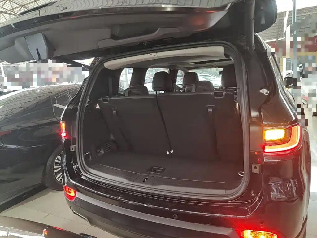 Photo 19 - Jeep Grand Commander