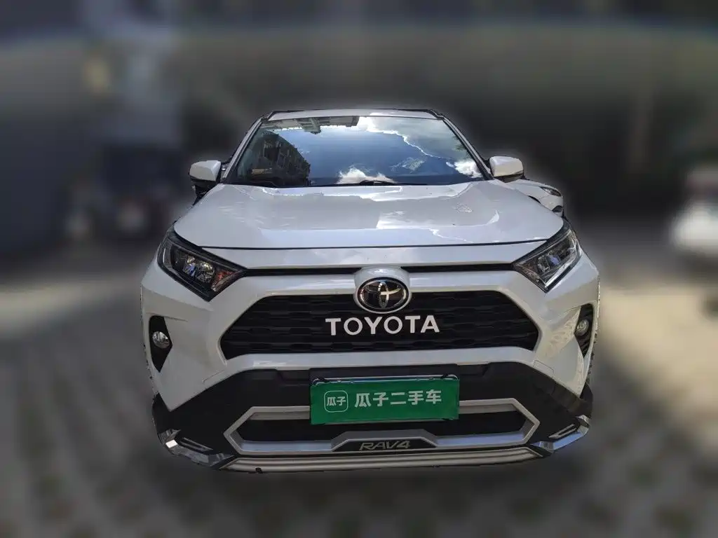 Фото 23 - Toyota RAV4