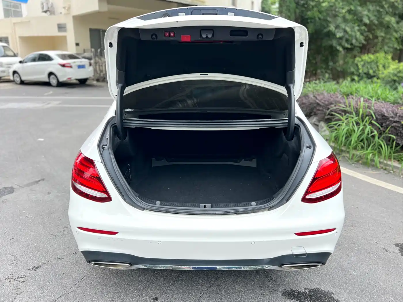 Mercedes-Benz E-Class 2018 E 300 L Sport Fashion фото 24