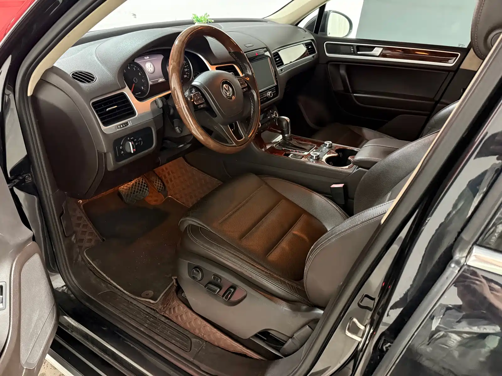 Фото 7 - Volkswagen Touareg