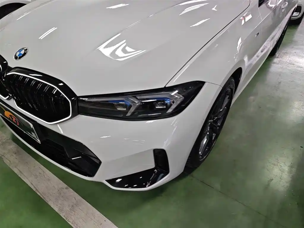BMW 3 Series 2023 330i M Sport Shadow Edition фото 18