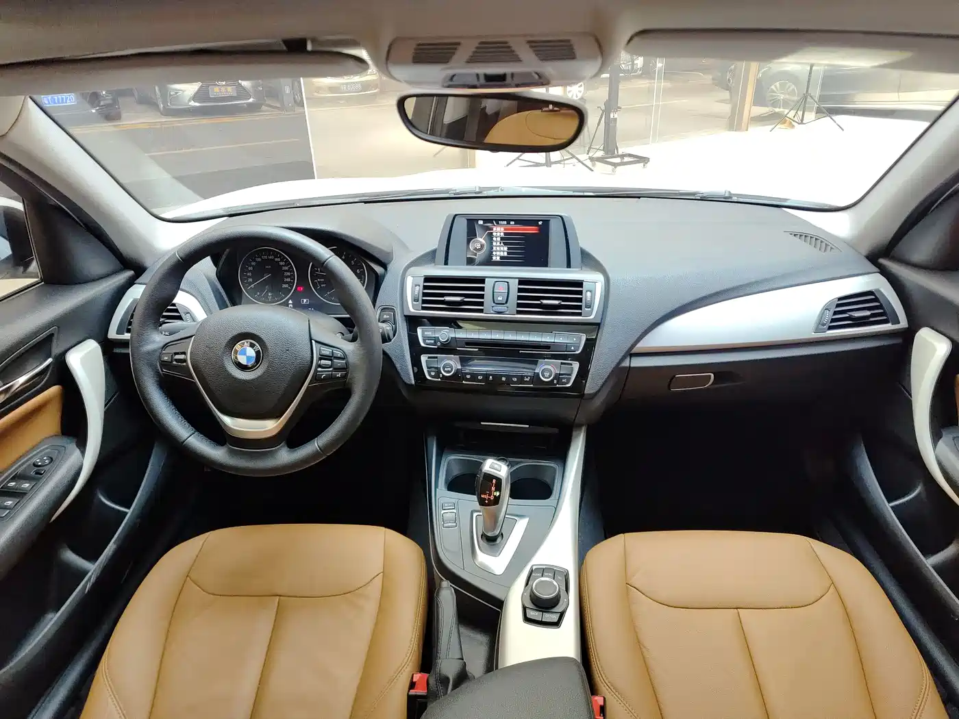 BMW 1 Series (Import) 2016 120i Leading Model фото 11