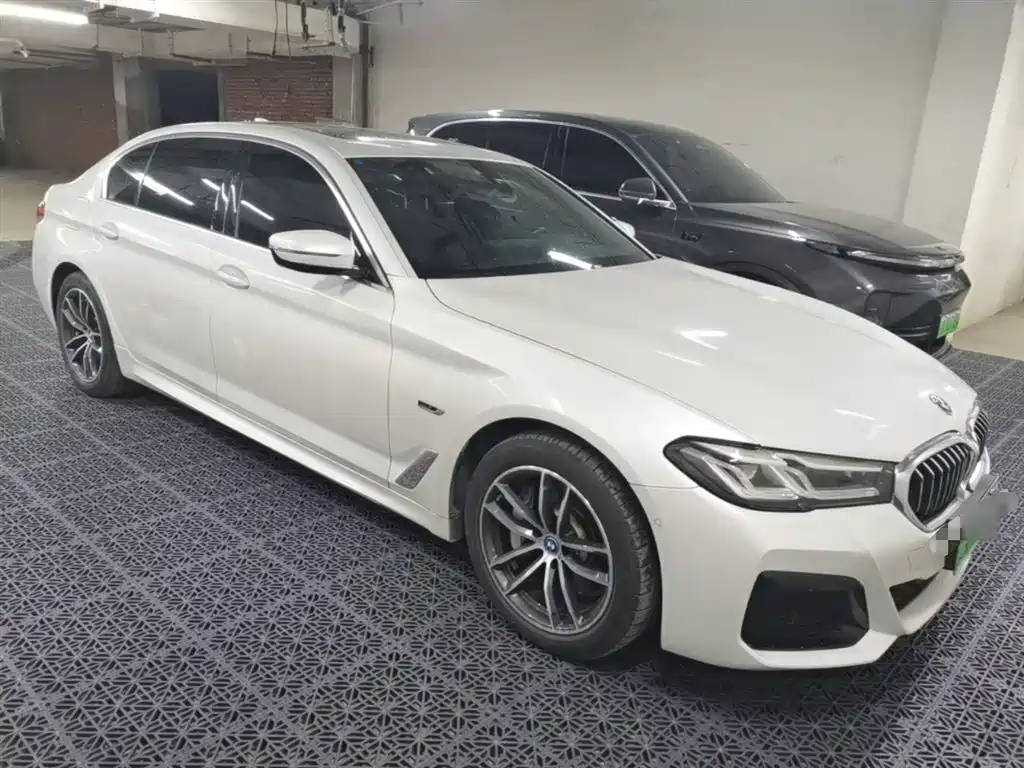 BMW 5 Series New Energy 2022 Facelift 535Le M Sport Package фото 4