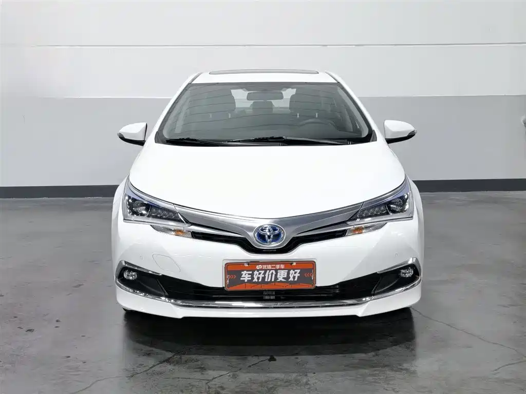 Toyota Corolla 2018 Hybrid 1.8L E-CVT Smart Edition фото 3