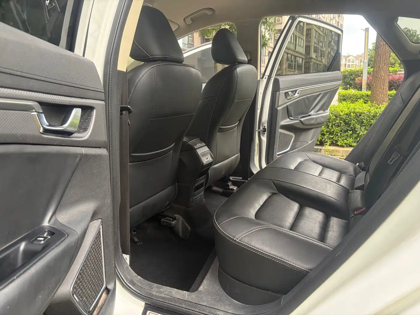Geely Emgrand GS 2016 2016 Elegance Edition 1.3T Manual Premium
