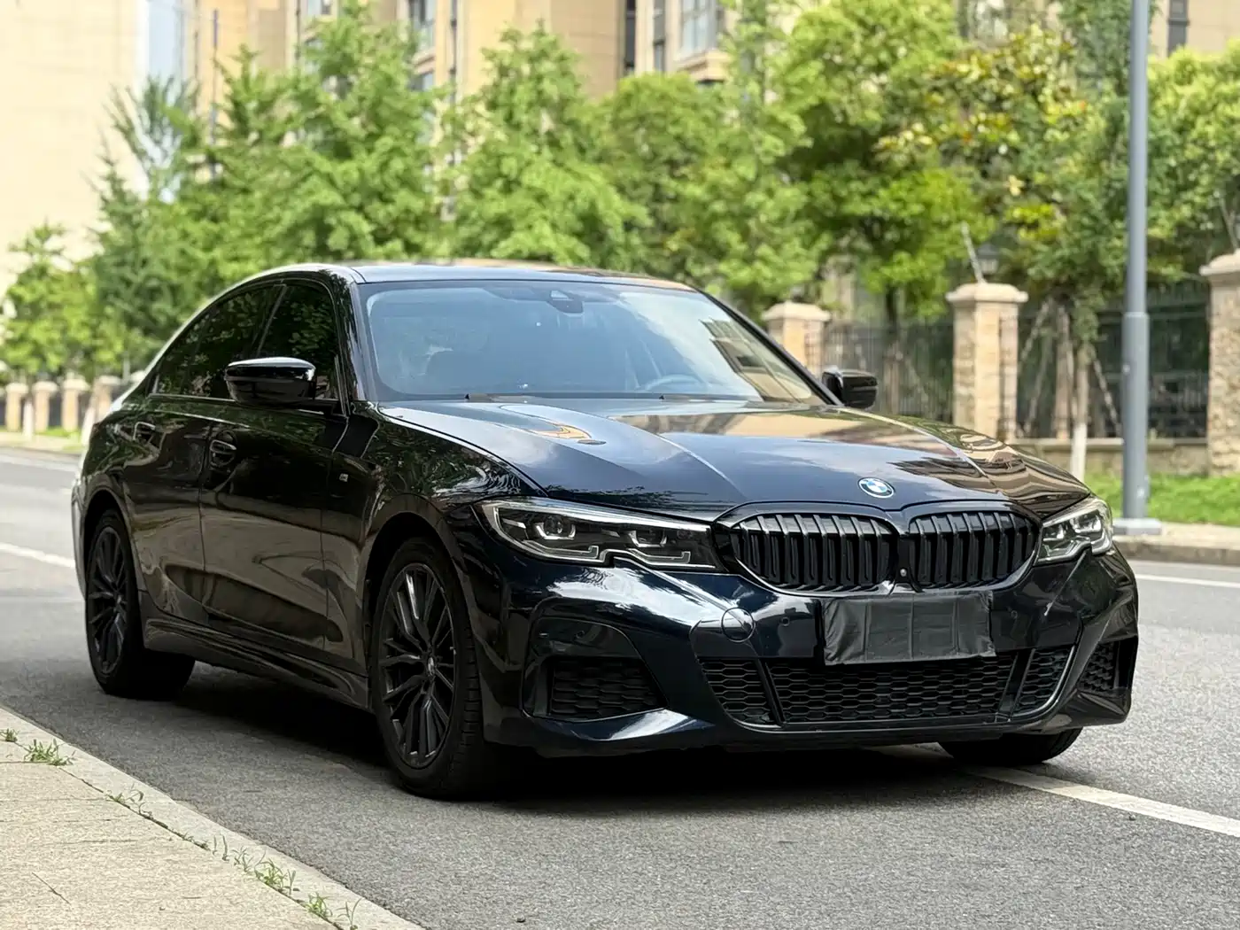 BMW 3 Series 2021 325i M Sport Night Edition фото 3
