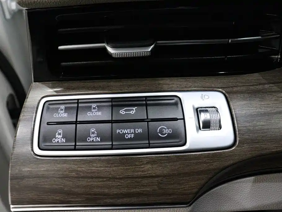 Roewe iMAX8 2024 2023 400TGI Cross Edition