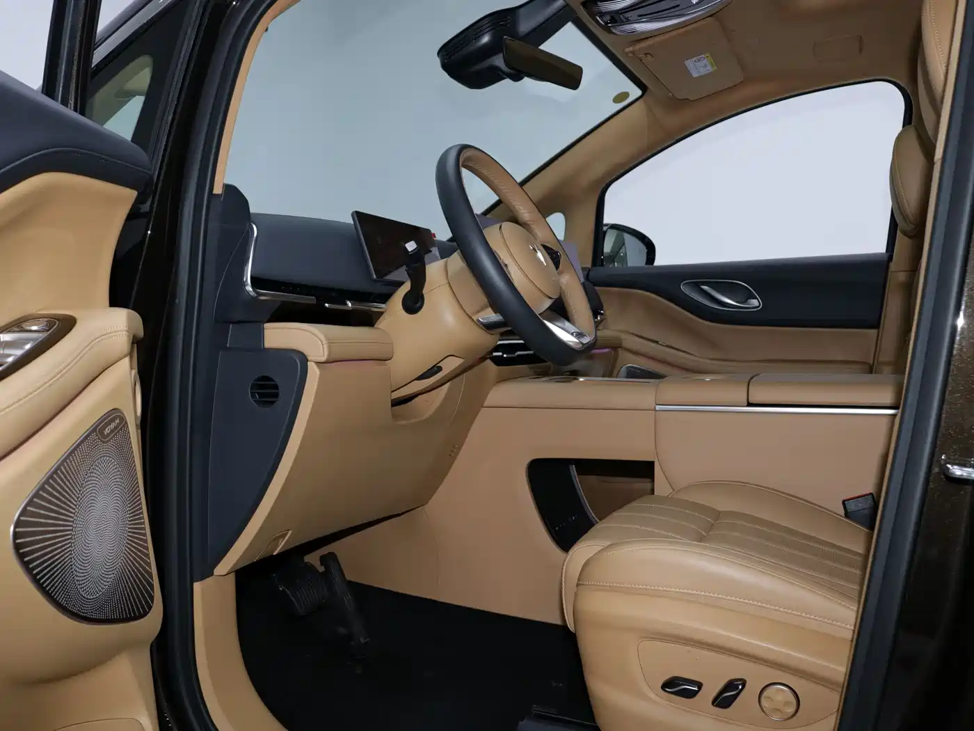 Voyah Auto Voyah Dreamer 2025 PHEV AWD Flagship Kunpeng Edition фото 4