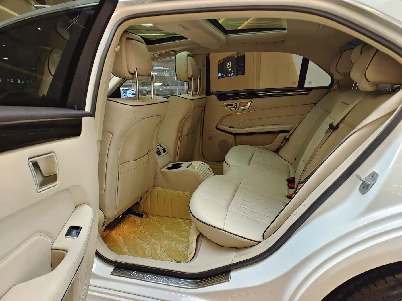Mercedes-Benz E-Class 2015 Facelift E 260 L Sport фото 10
