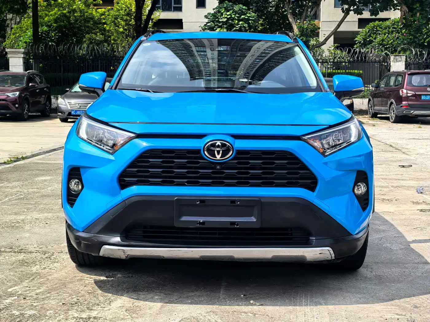 Toyota RAV4 Rongfang 2020 2.0L CVT 2WD Trend Edition фото 2