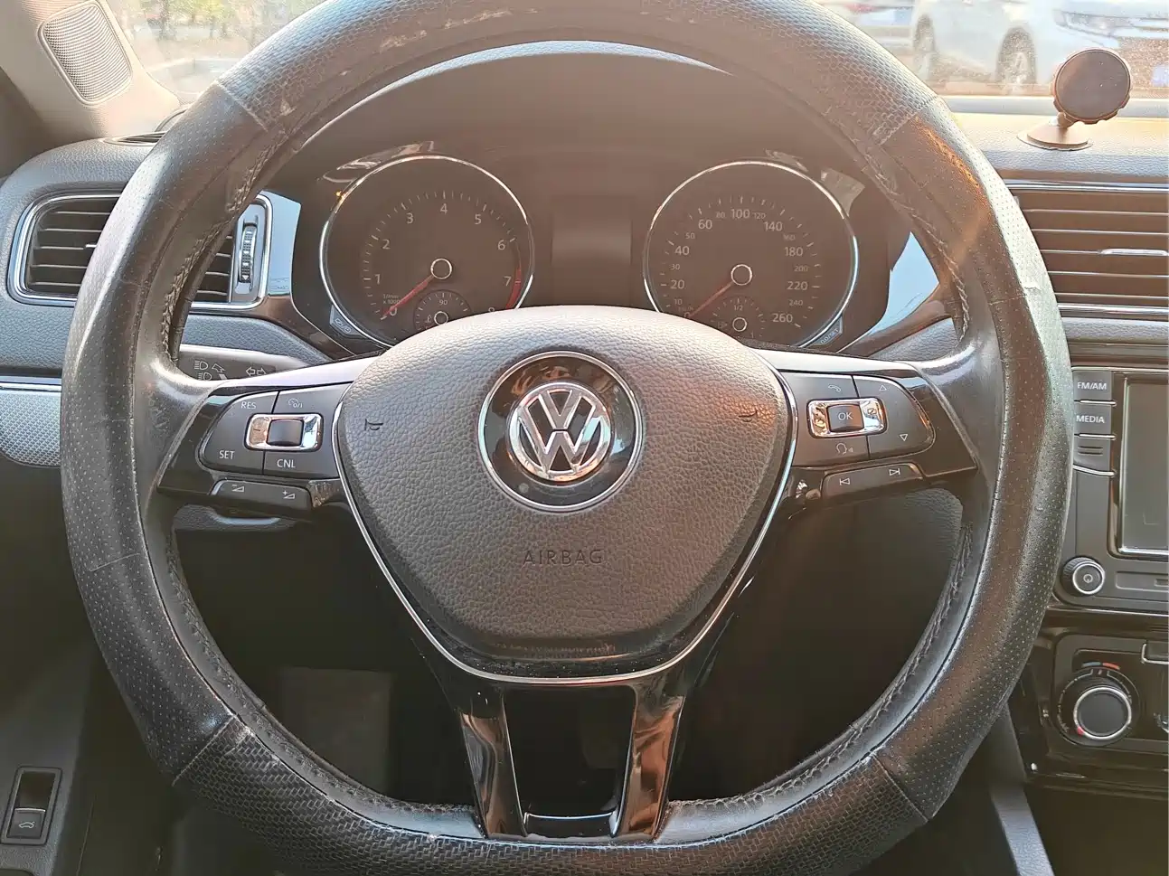 Volkswagen Sagitar 2017 230TSI Automatic Comfort фото 13
