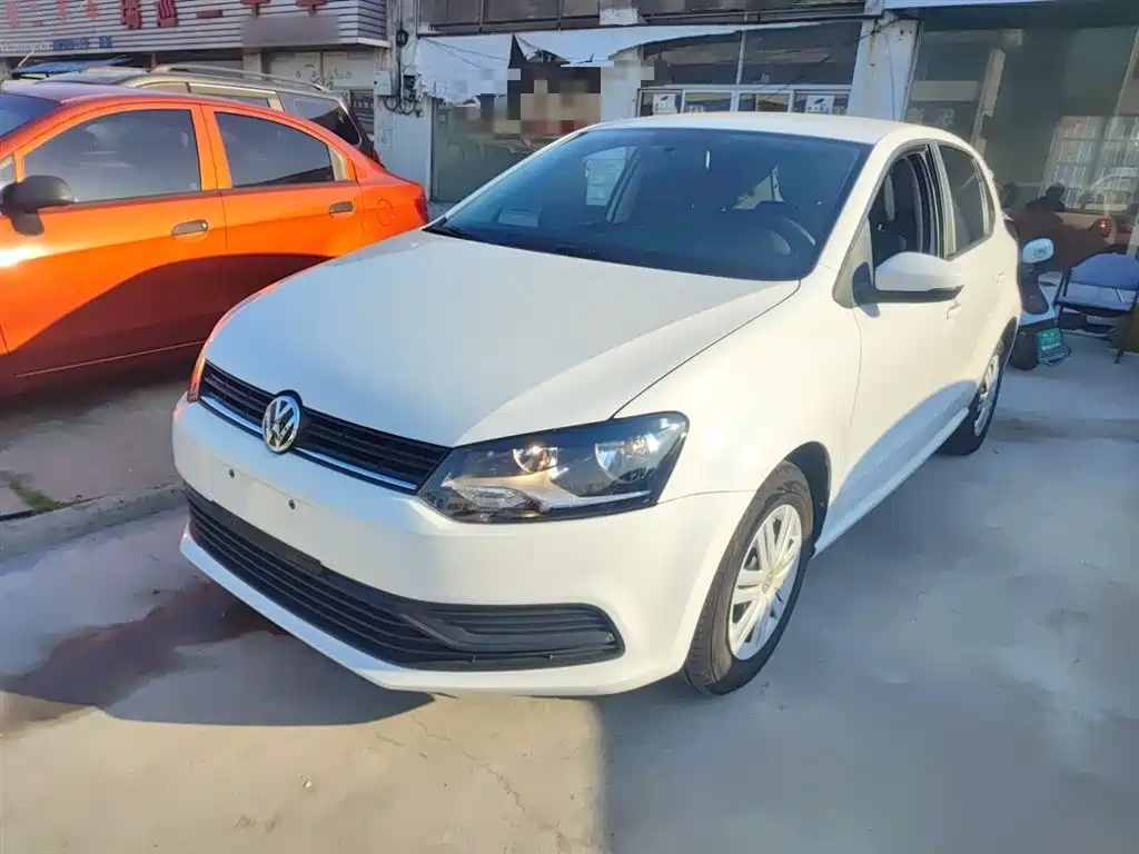 Volkswagen Polo 2016 1.4L Automatic Trend фото 2