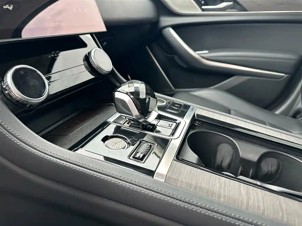 Jaguar XFL 2022 XFL 2.0T P200 2WD Elite Luxury фото 14