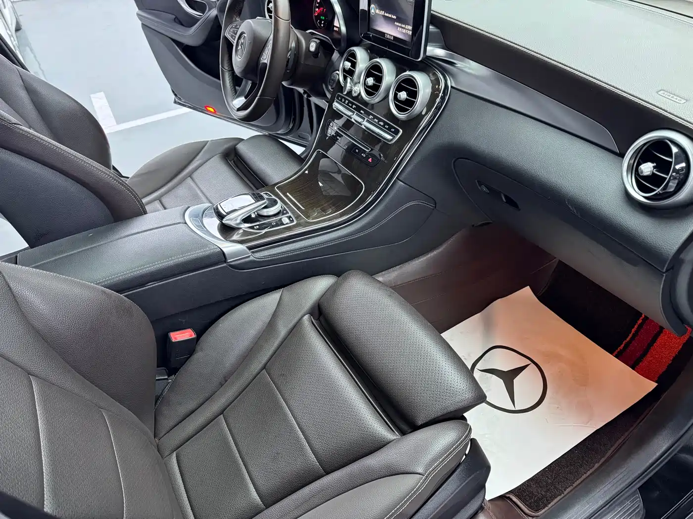 Mercedes-Benz GLC 2018 GLC 260 4MATIC Dynamic фото 12