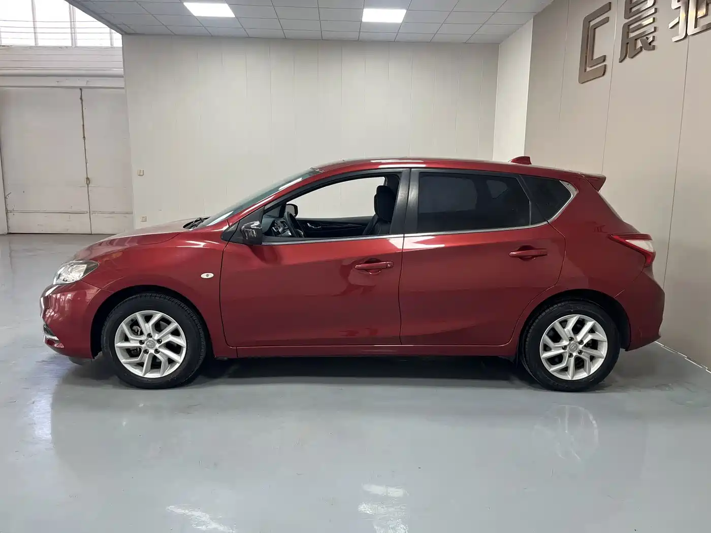 Nissan Tiida 2023 2021 1.6L CVT Cool Edition
