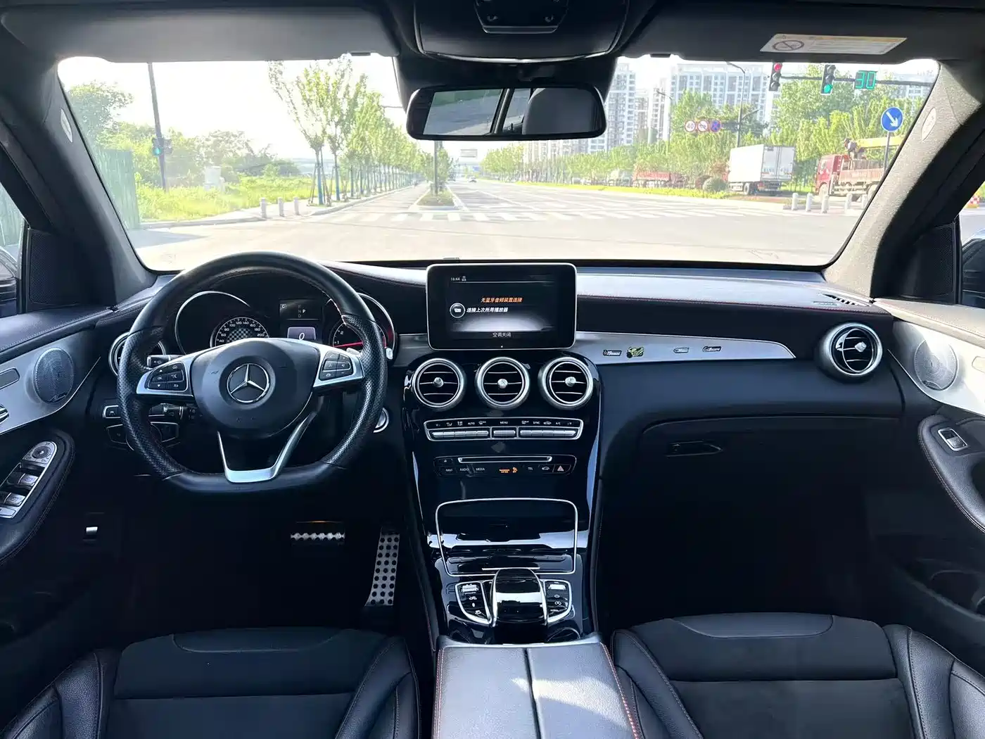 Mercedes-Benz GLC AMG 2017 AMG GLC 43 4MATIC Special Edition фото 12