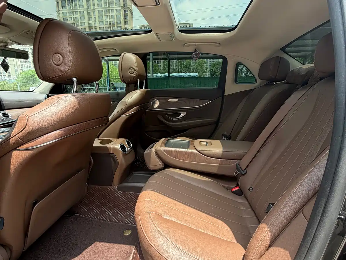 Mercedes-Benz E-Class 2020 E 260 L фото 14