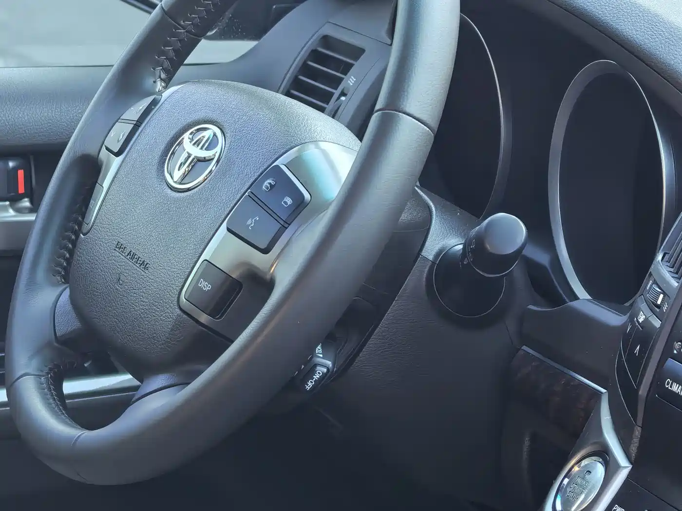 Toyota Land Cruiser 2010 Model 4.7L Automatic VX фото 14