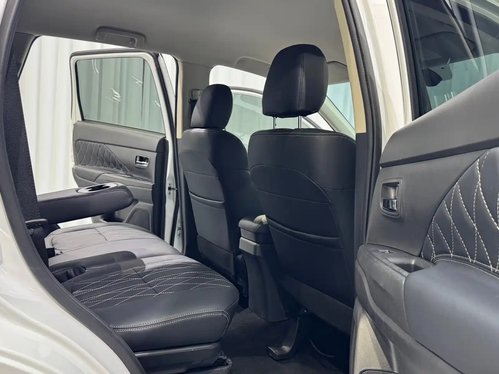 Фото 12 - Mitsubishi Outlander
