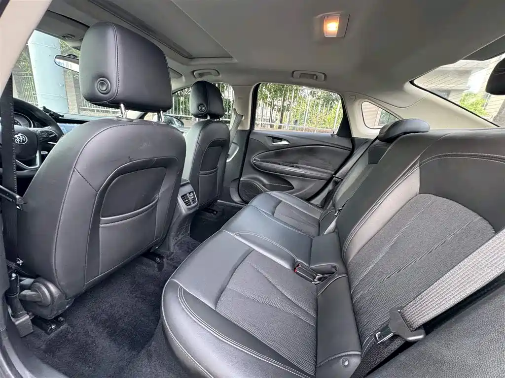 Buick Verano 2019 Sedan 20T Dual Clutch Leading фото 4