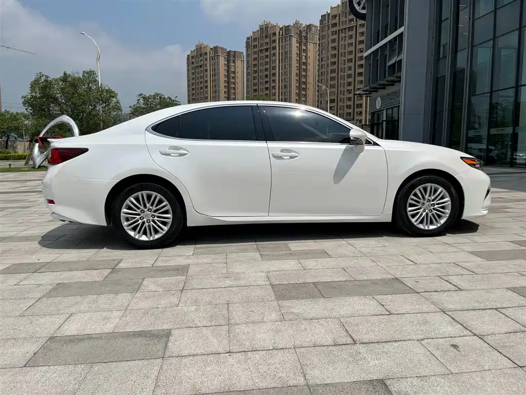 Lexus ES 2015 200 Elite Edition фото 7