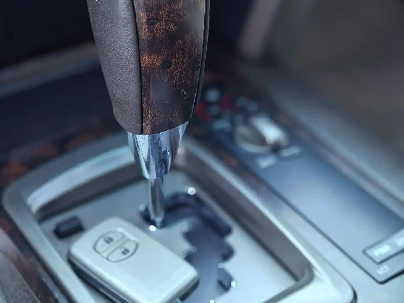 Toyota Land Cruiser 2010 Model 4.7L Automatic VX фото 11