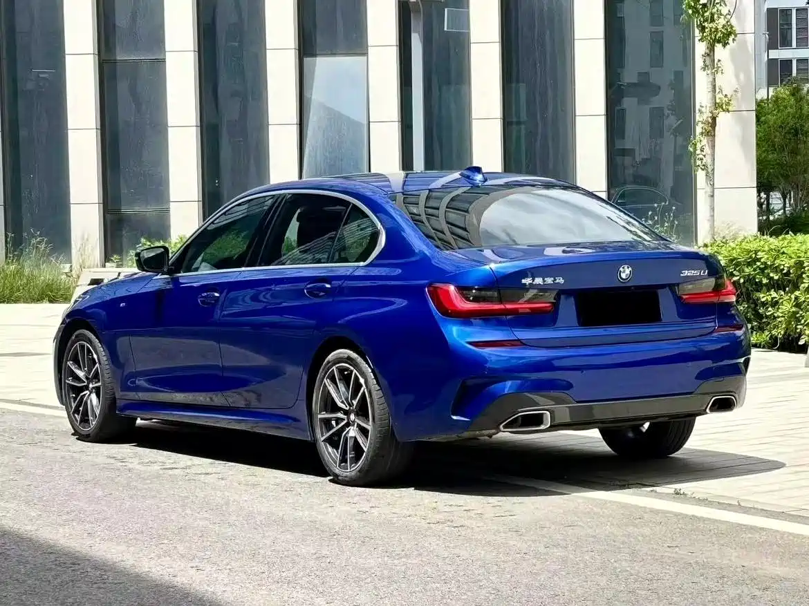 BMW 3 Series 2022 325Li M Sport Package фото 9