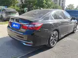 Photo 3 - Honda Accord