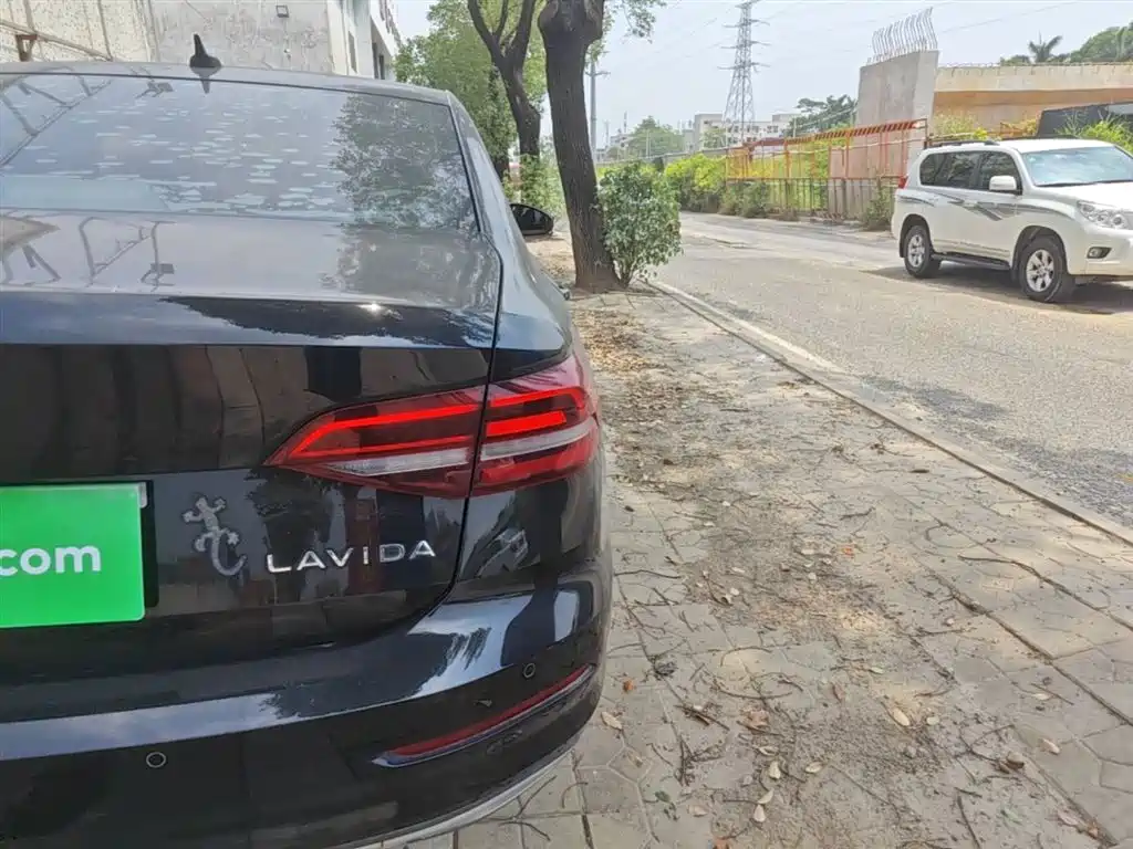 Volkswagen Lavida 2021 1.5L Automatic Vision Edition фото 8