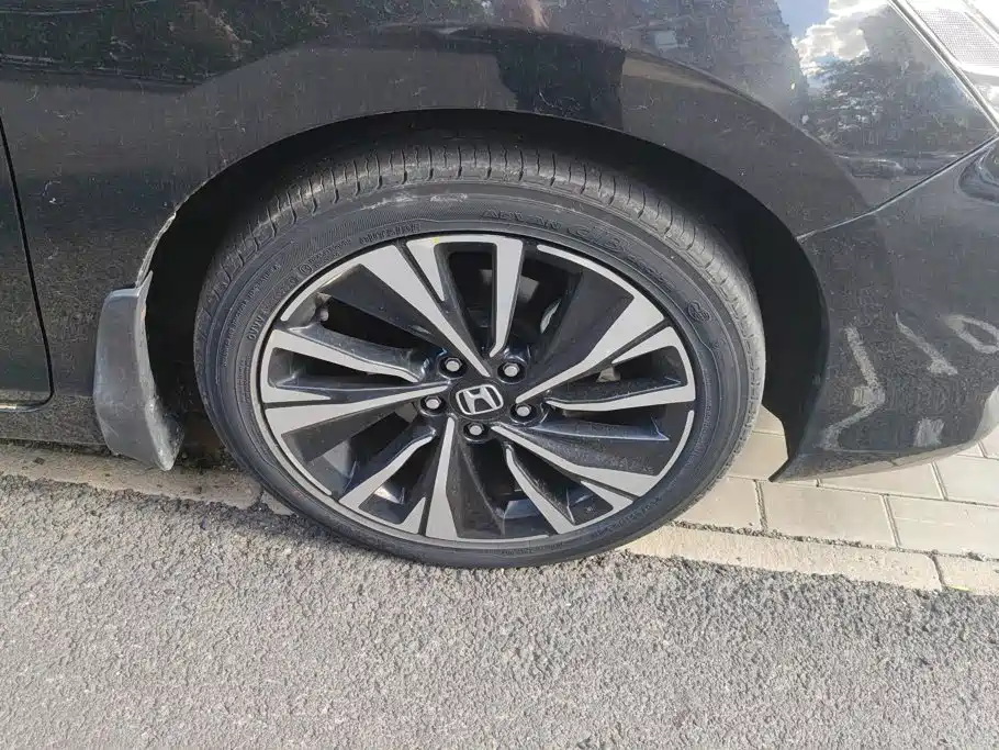 Photo 6 - Honda Accord