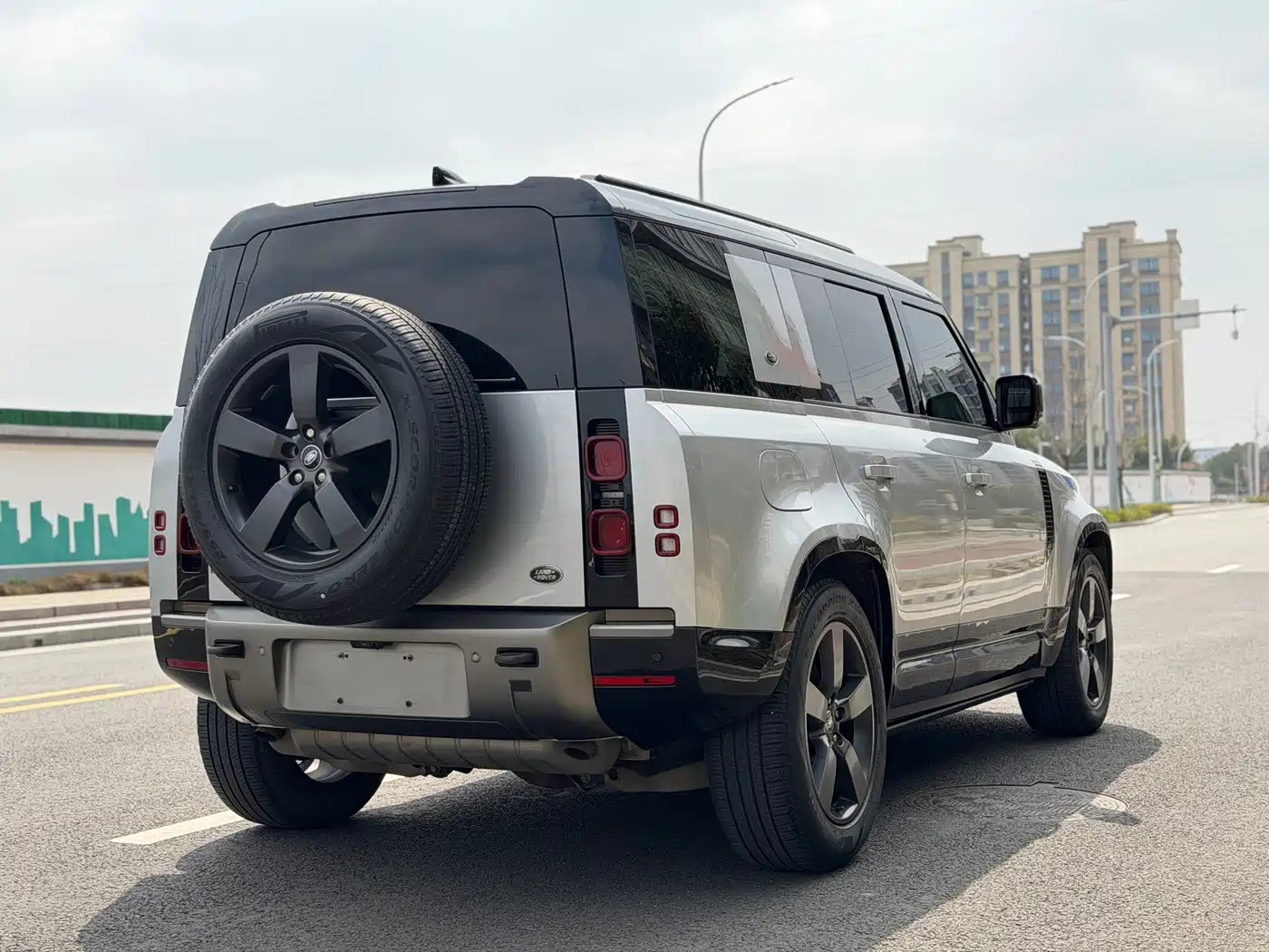 Land Rover Defender 2022 110 P400 X-DYNAMIC HSE фото 10