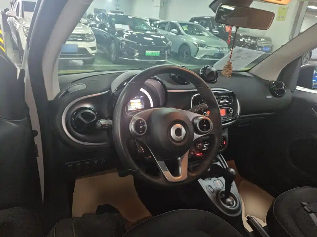 smart fortwo 2019 2019 0.9T 66kW Hardtop Wind Edition China VI