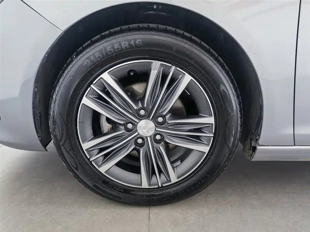 Peugeot 308 2016 1.6L Automatic Luxury фото 17