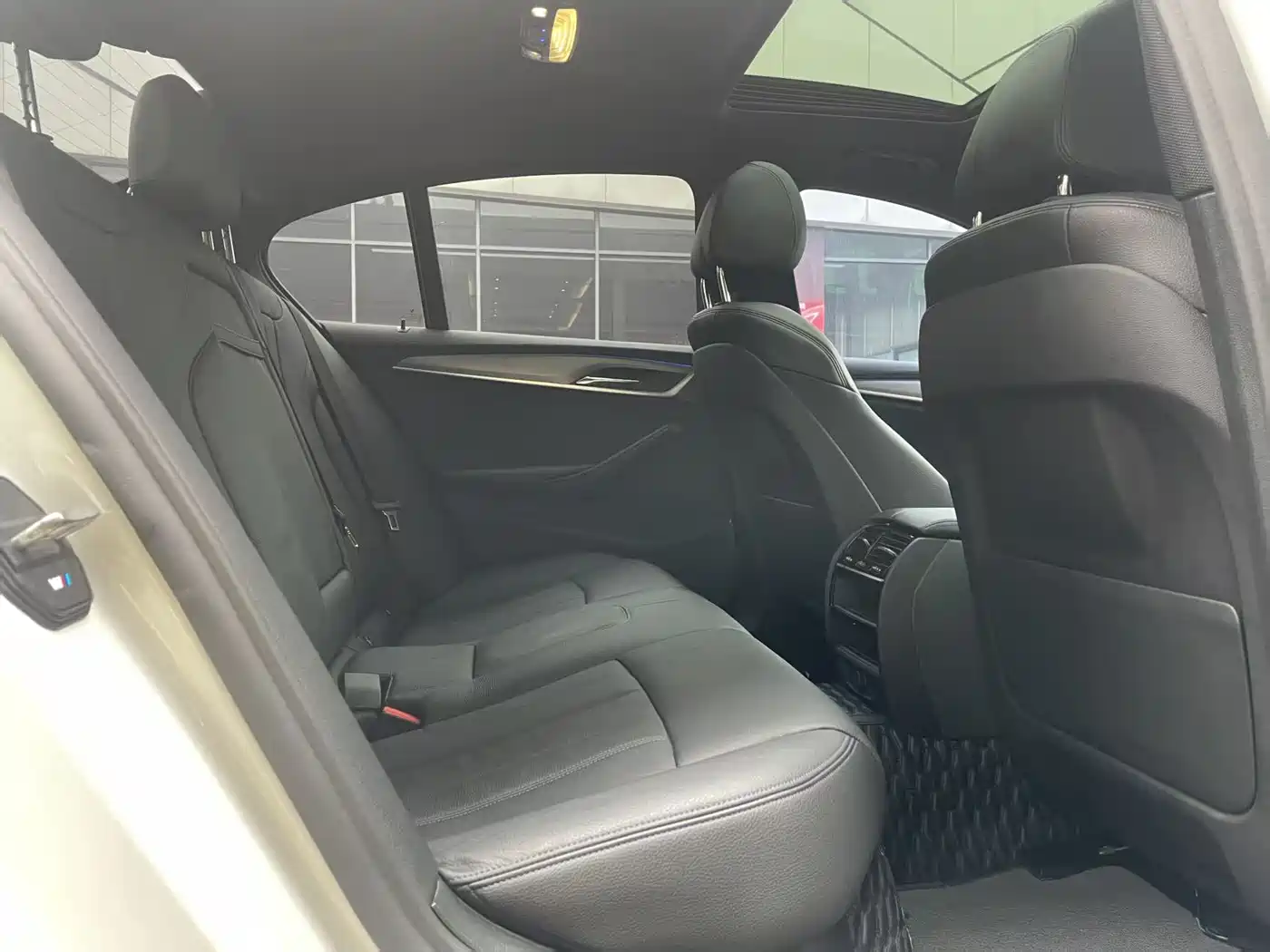 BMW 5 Series (Import) 2019 525i M Sport Package фото 10
