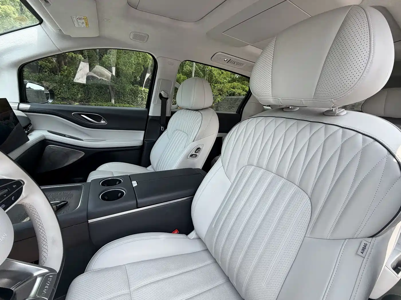 Voyah Auto Voyah Dreamer 2025 PHEV AWD Flagship Kunpeng Edition фото 13