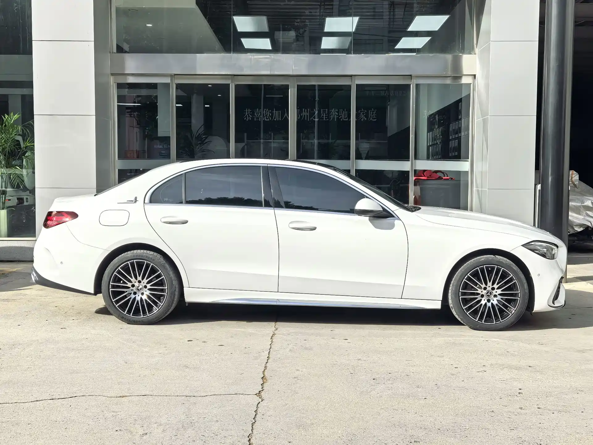 Фото 4 - Mercedes-Benz C-Class