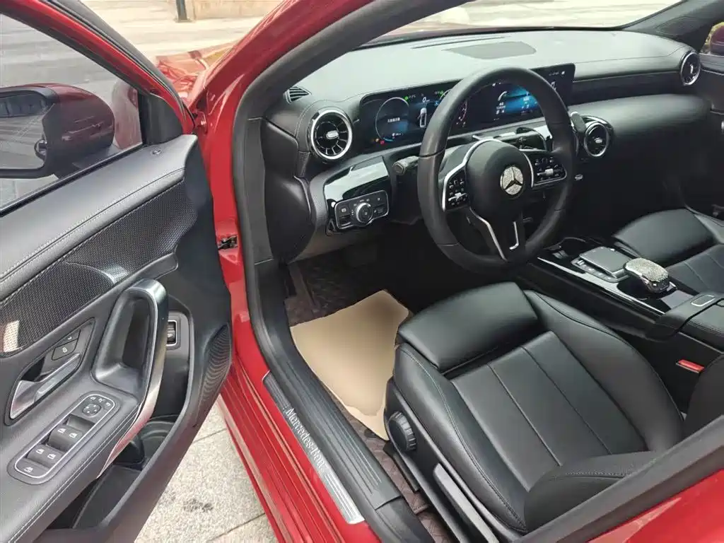 Mercedes-Benz A-Class 2021 A 200 L Sport Sedan Dynamic Type фото 16