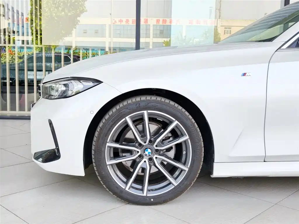 BMW 3 Series 2025 325Li M Sport Package фото 4