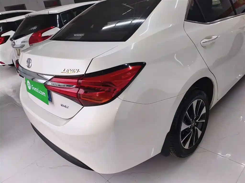 Toyota Levin 2018 185T CVT Premium Edition China V фото 8
