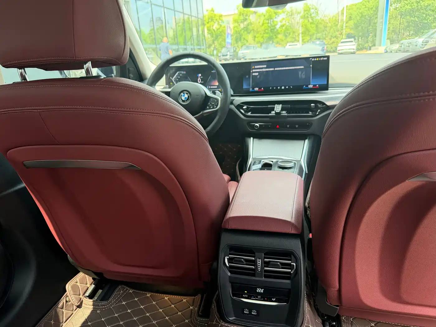 BMW 3 Series 2025 330Li M Sport Night Edition фото 15