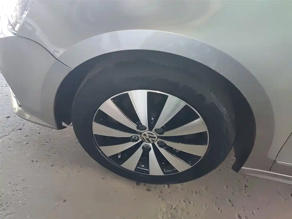 Volkswagen Sagitar 2015 230TSI Automatic Luxury фото 23