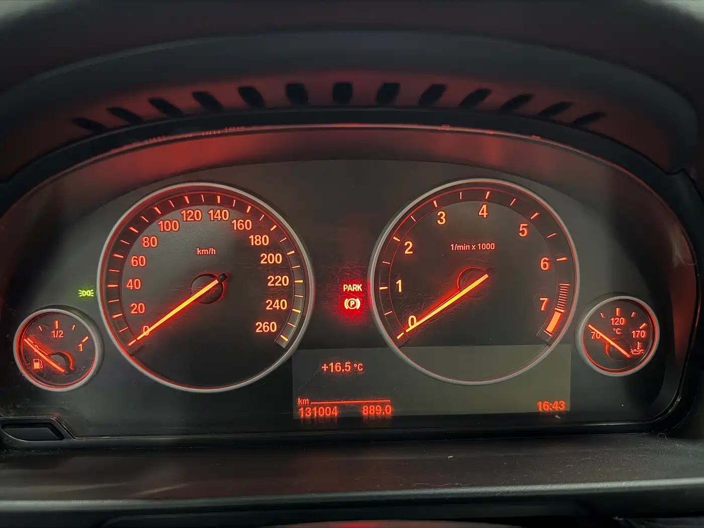 BMW 5 Series 2014 520Li Elegance фото 20