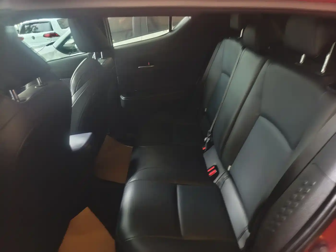 Toyota C-HR 2020 Model 2.0L Leading фото 10