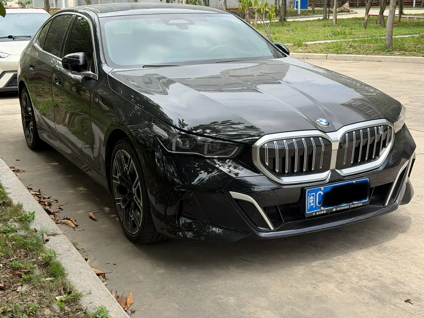 BMW 5 Series 2024 530Li Premium M Sport Package фото 3