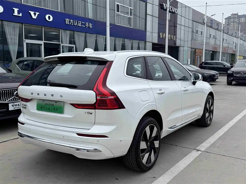 VOLVO XC60 PLUG IN HYBRID