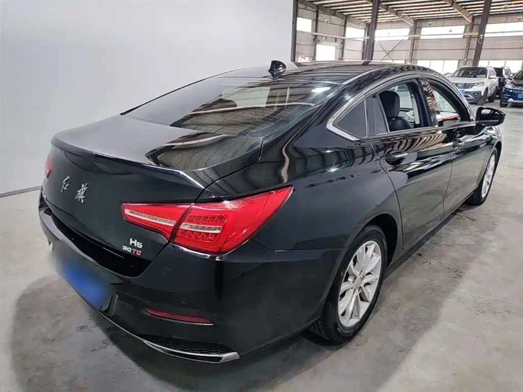 Hongqi H5 2018 30TD Dynamic Edition фото 7