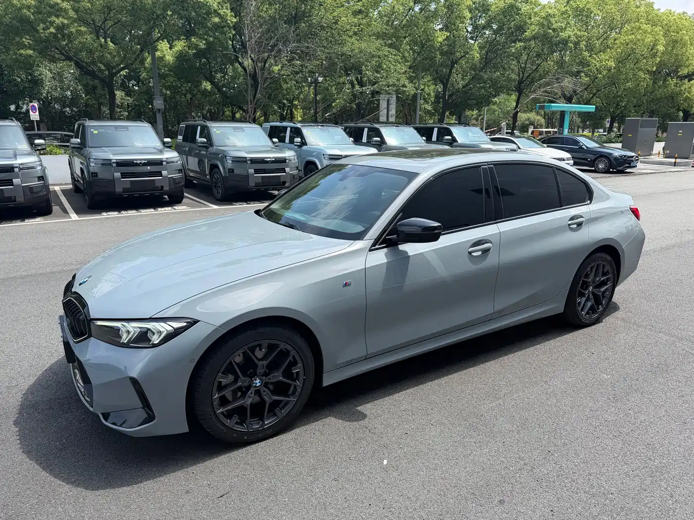 BMW 3 Series 2025 330Li M Sport Night Edition