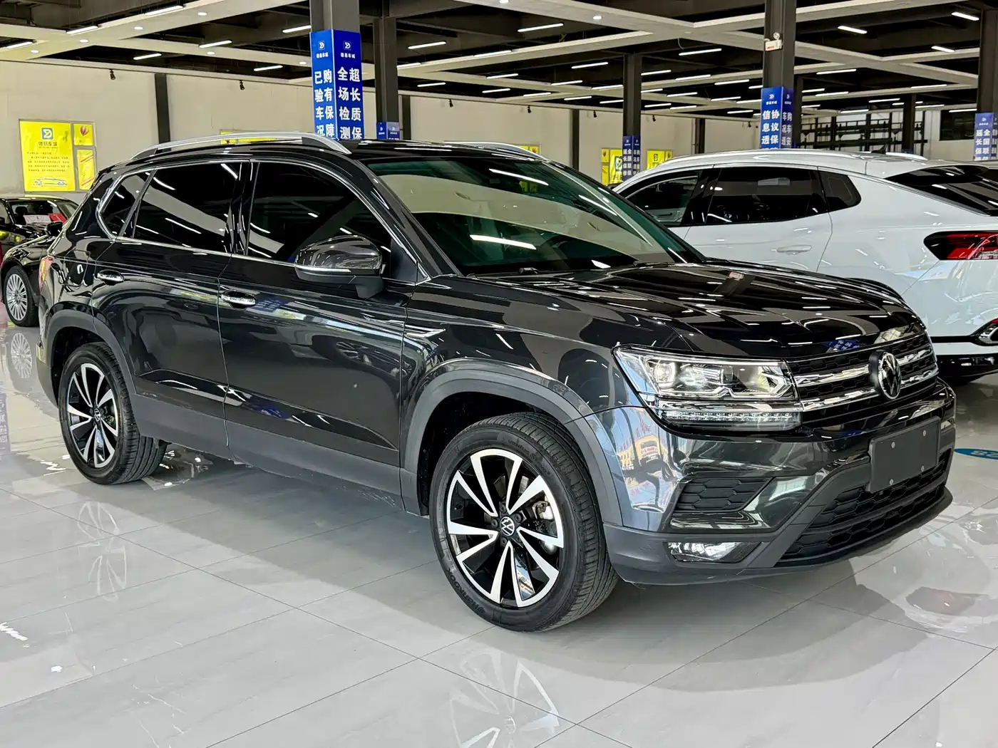 Volkswagen Tharu 2022 280TSI FWD Luxury Edition фото 3