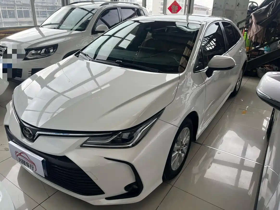 Photo 2 - Toyota Corolla